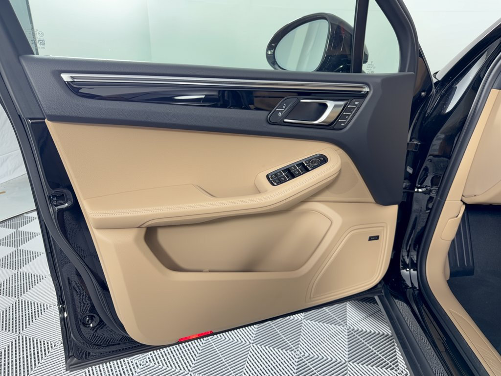 New 2026 Porsche Macan AWD/4WD image 14