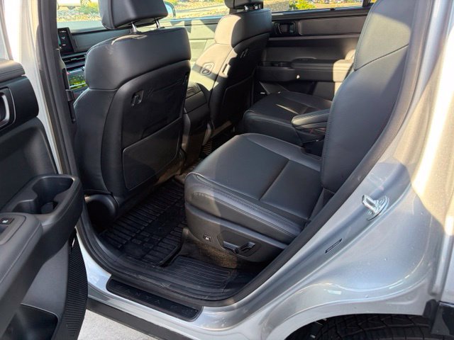 Used 2025 Hyundai Santa Fe Calligraphy AWD/4WD image 19