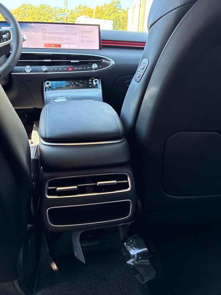 New 2027 Genesis GV70 2.5T Advanced AWD/4WD image 13