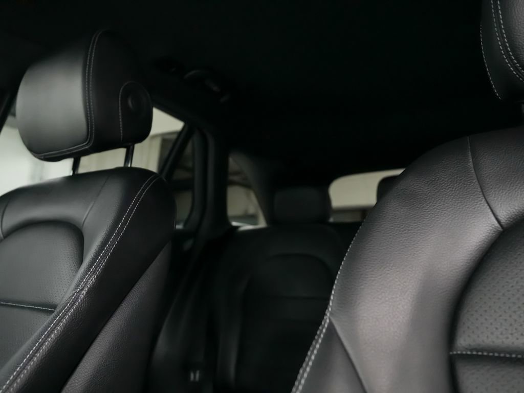 Used 2022 Mercedes-Benz GLC 300 4MATIC image 34