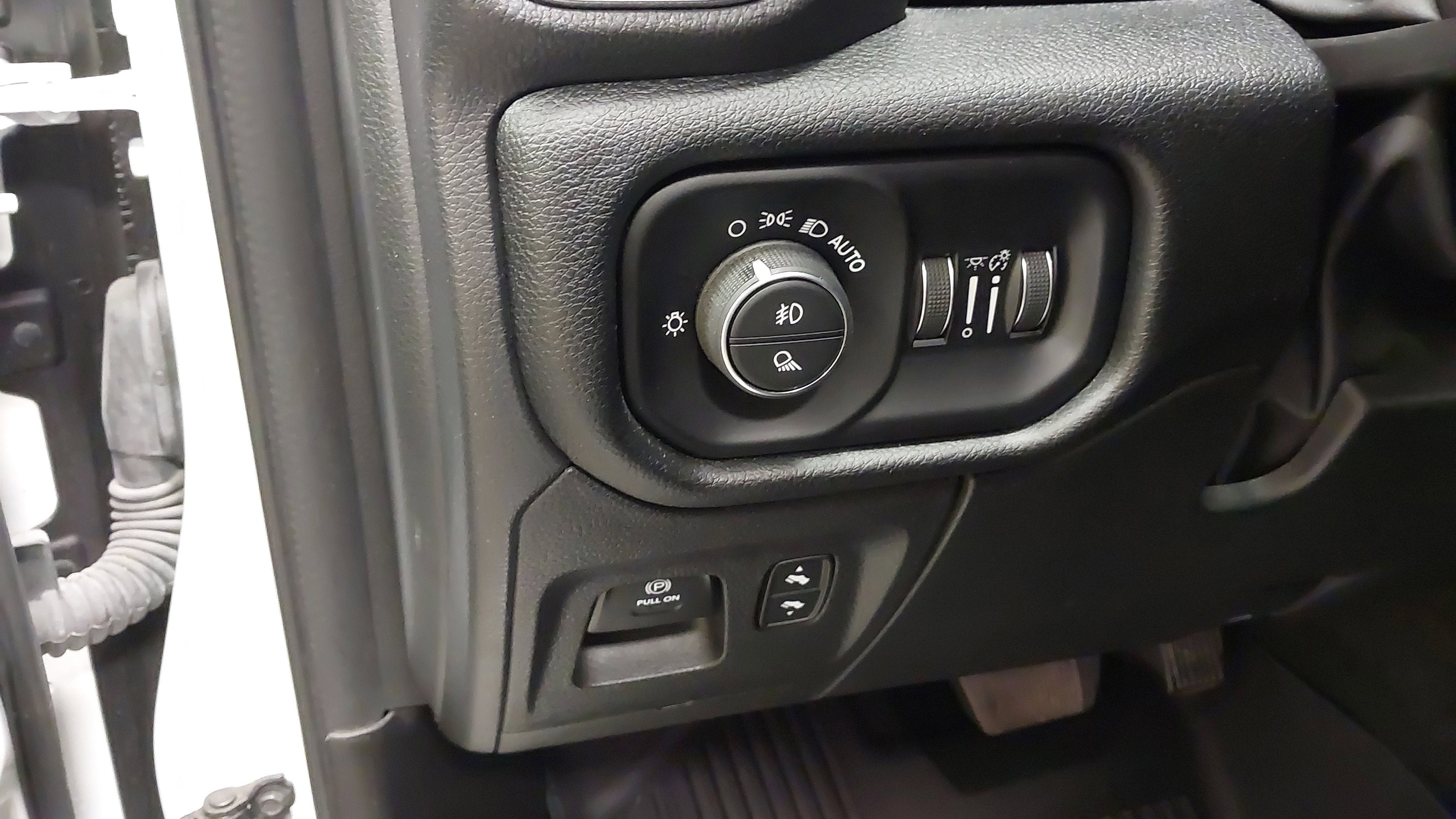 Used 2022 RAM 1500 Laramie AWD/4WD image 23