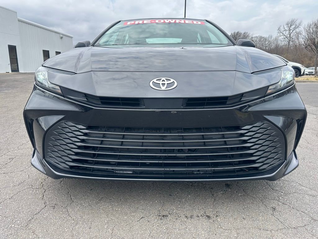 Used 2025 Toyota Camry LE FWD image 12