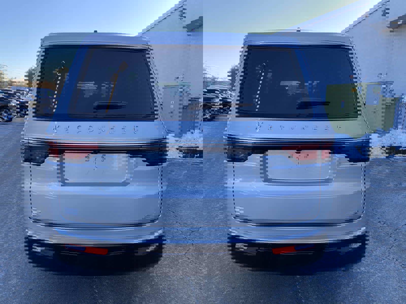 Certified 2024 Jeep Wagoneer Series III image 4