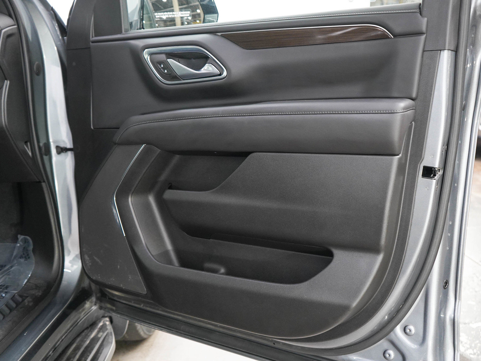 Used 2022 GMC Yukon XL SLE AWD/4WD image 9