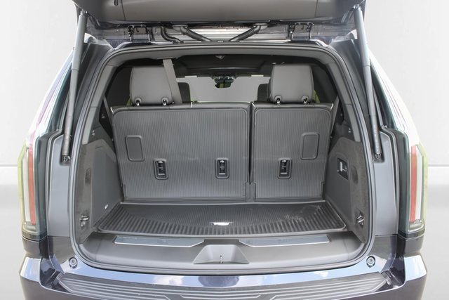 New 2025 Cadillac Escalade Premium Luxury w/ LPO, Floor Liner Package image 26