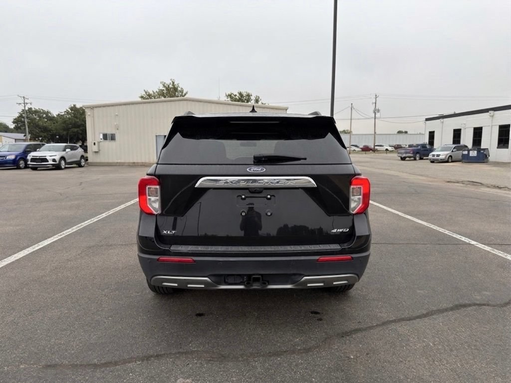 Used 2023 Ford Explorer XLT w/ Equipment Group 202A AWD/4WD image 5