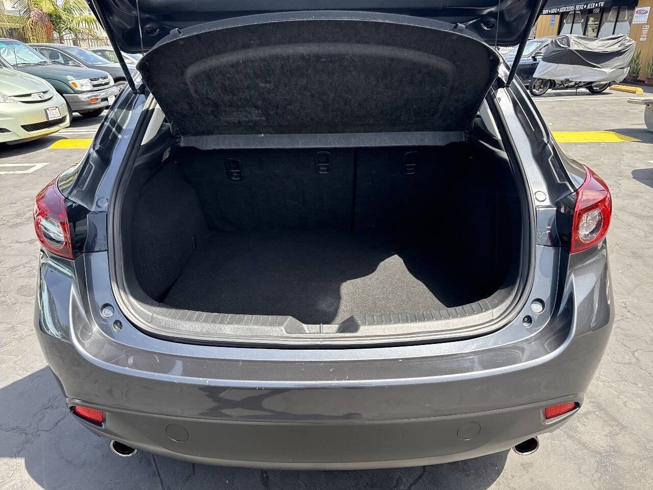 Used 2014 MAZDA MAZDA3 i Touring FWD image 25