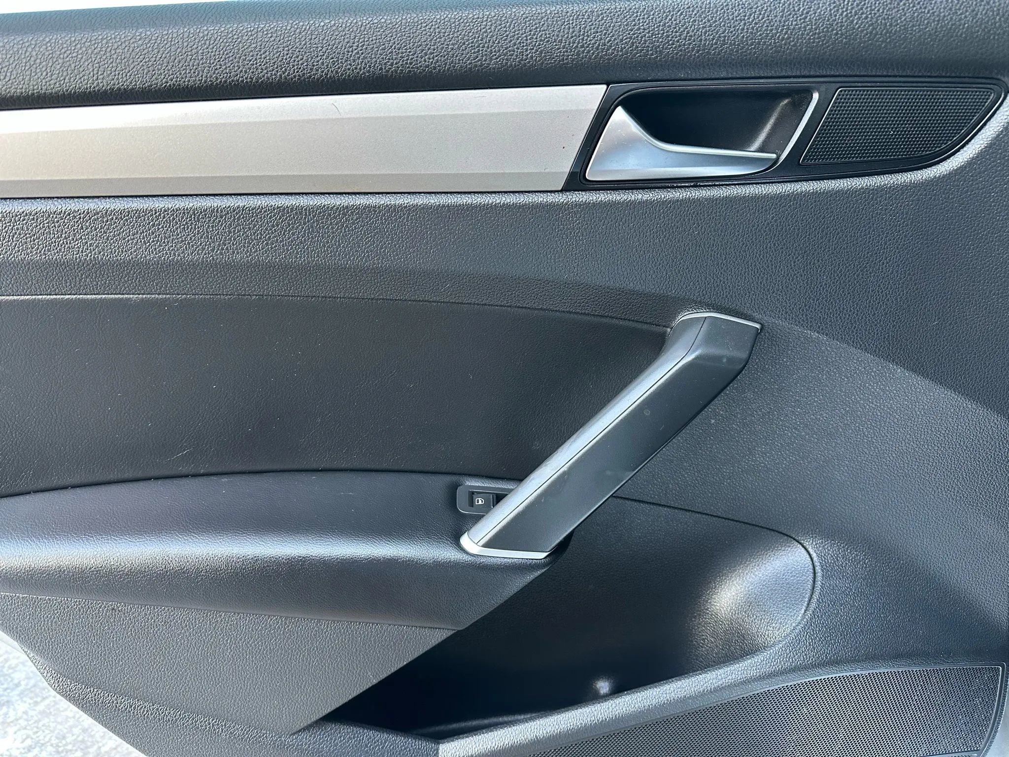 Used 2020 Volkswagen Passat 2.0T SE image 11