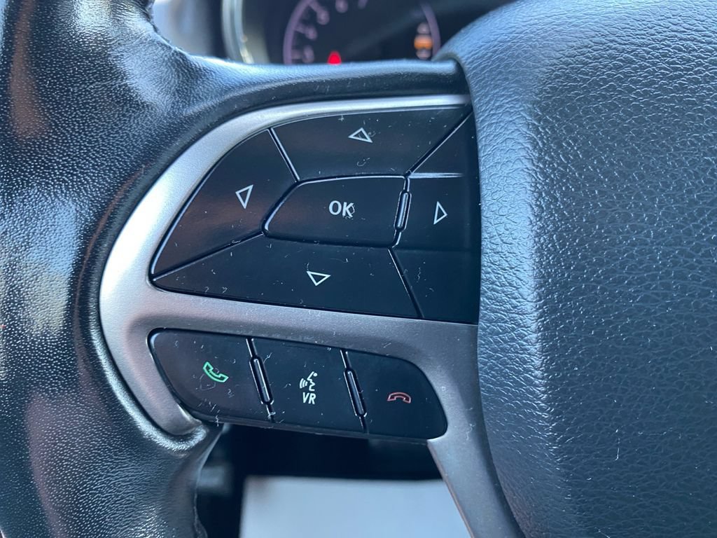 Used 2022 Jeep Grand Cherokee Laredo X AWD/4WD image 37