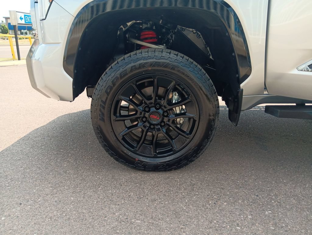 Used 2026 Toyota Tundra Platinum w/ TRD Off-Road Package AWD/4WD image 27