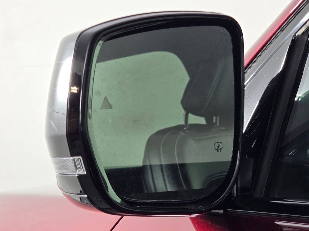 Used 2024 Jeep Grand Cherokee Altitude image 12