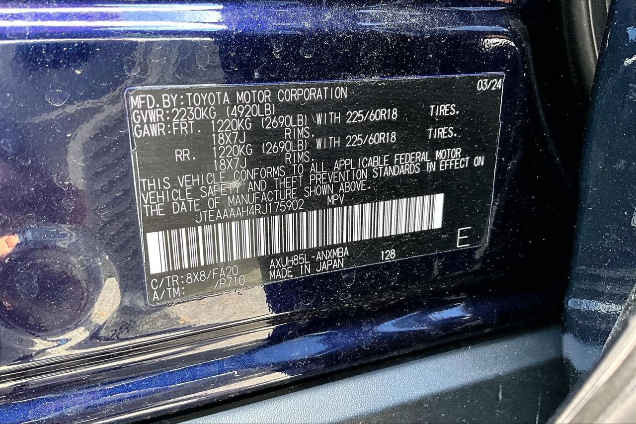 Used 2024 Toyota Venza LE AWD/4WD image 16