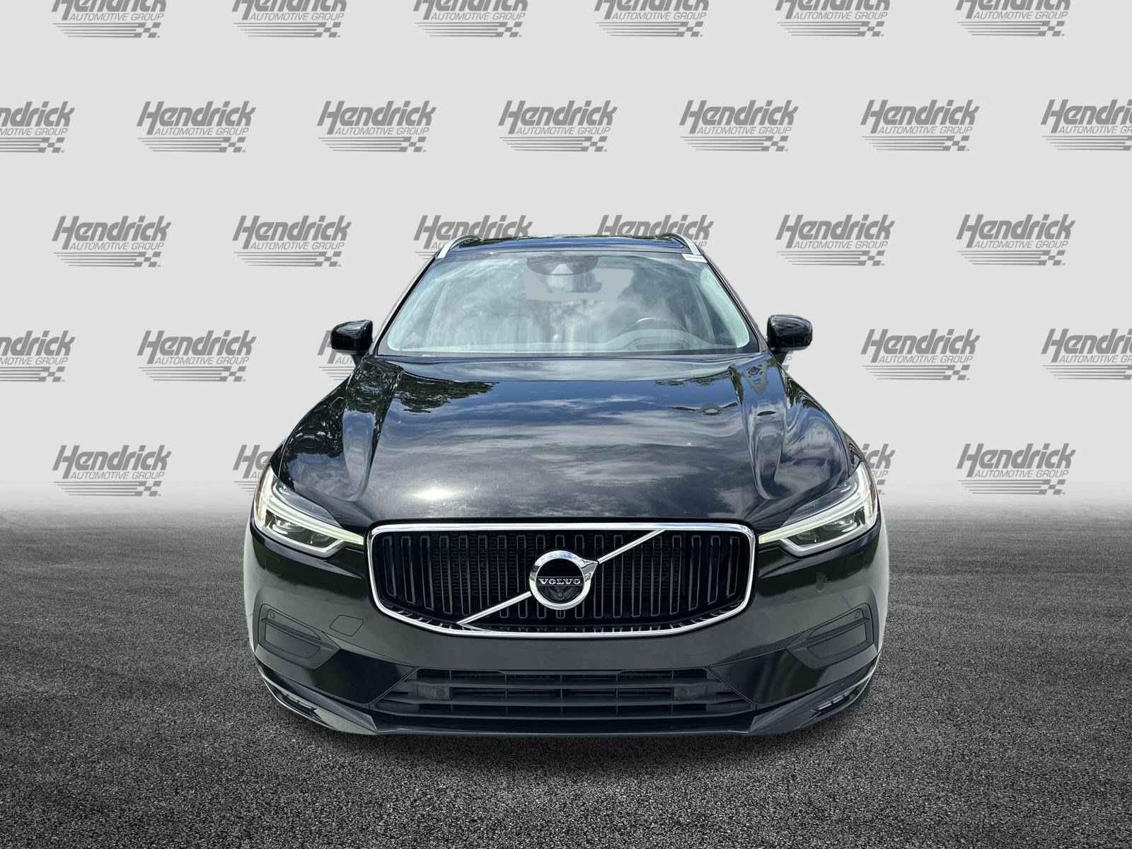 Used 2018 Volvo XC60 T6 Momentum w/ Convenience Package AWD/4WD image 3