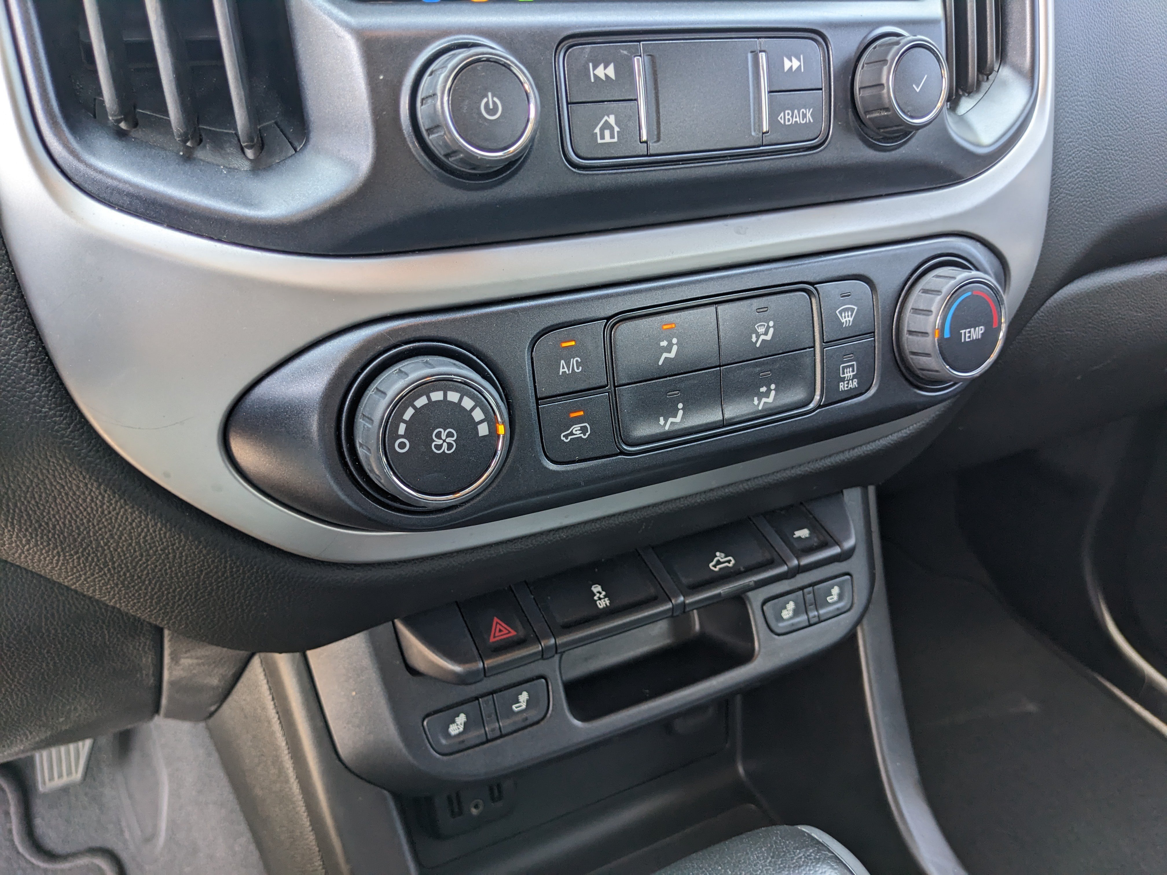 Used 2019 Chevrolet Colorado LT w/ Colorado RST Special Edition AWD/4WD image 24