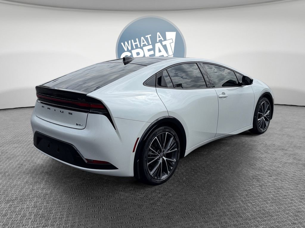 Used 2024 Toyota Prius XLE image 3