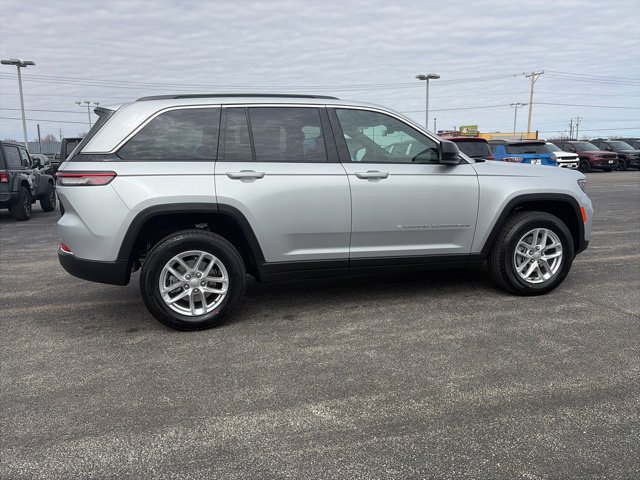 New 2026 Jeep Grand Cherokee Laredo X AWD/4WD image 6