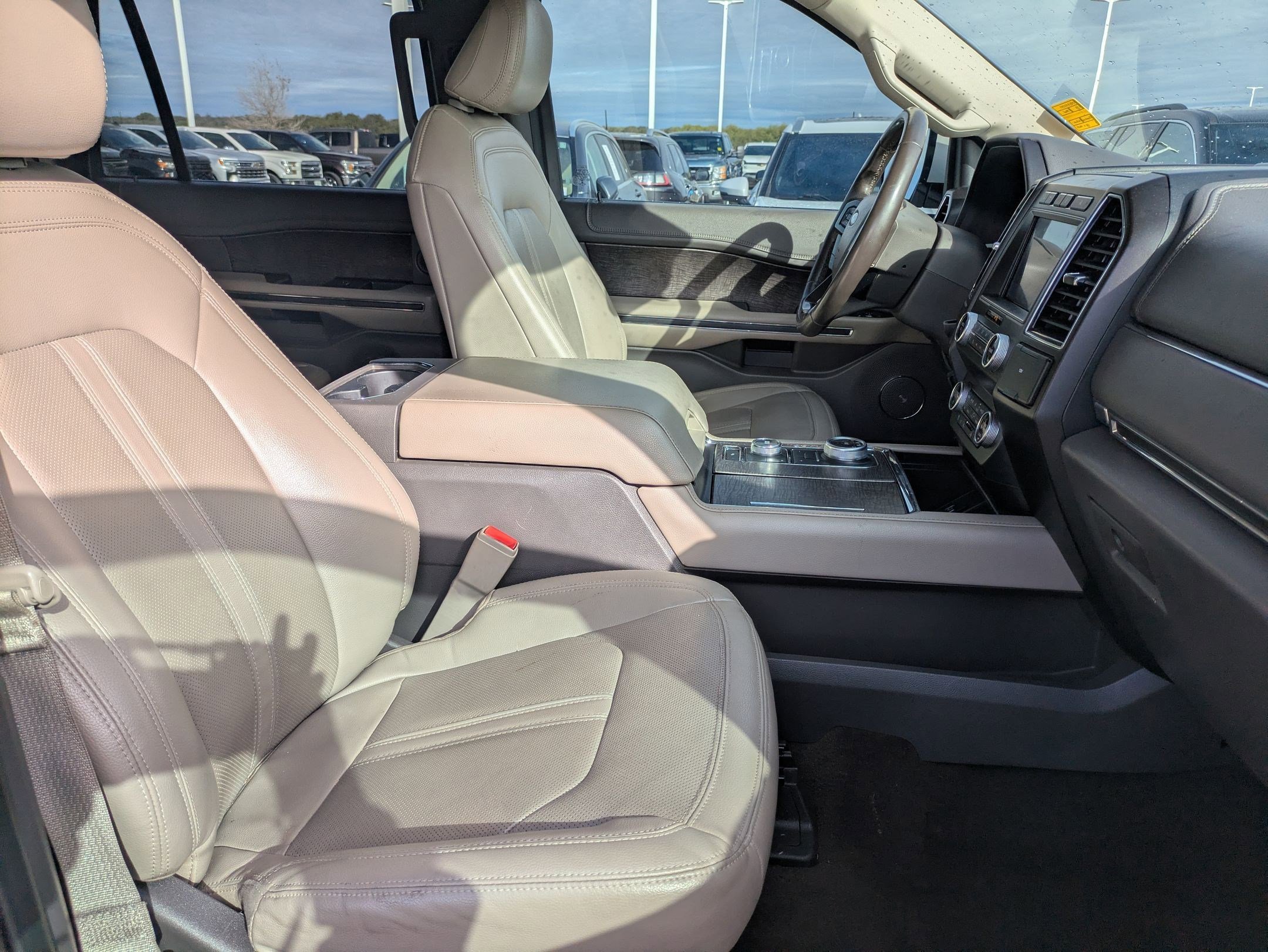 Used 2021 Ford Expedition Max Limited image 28