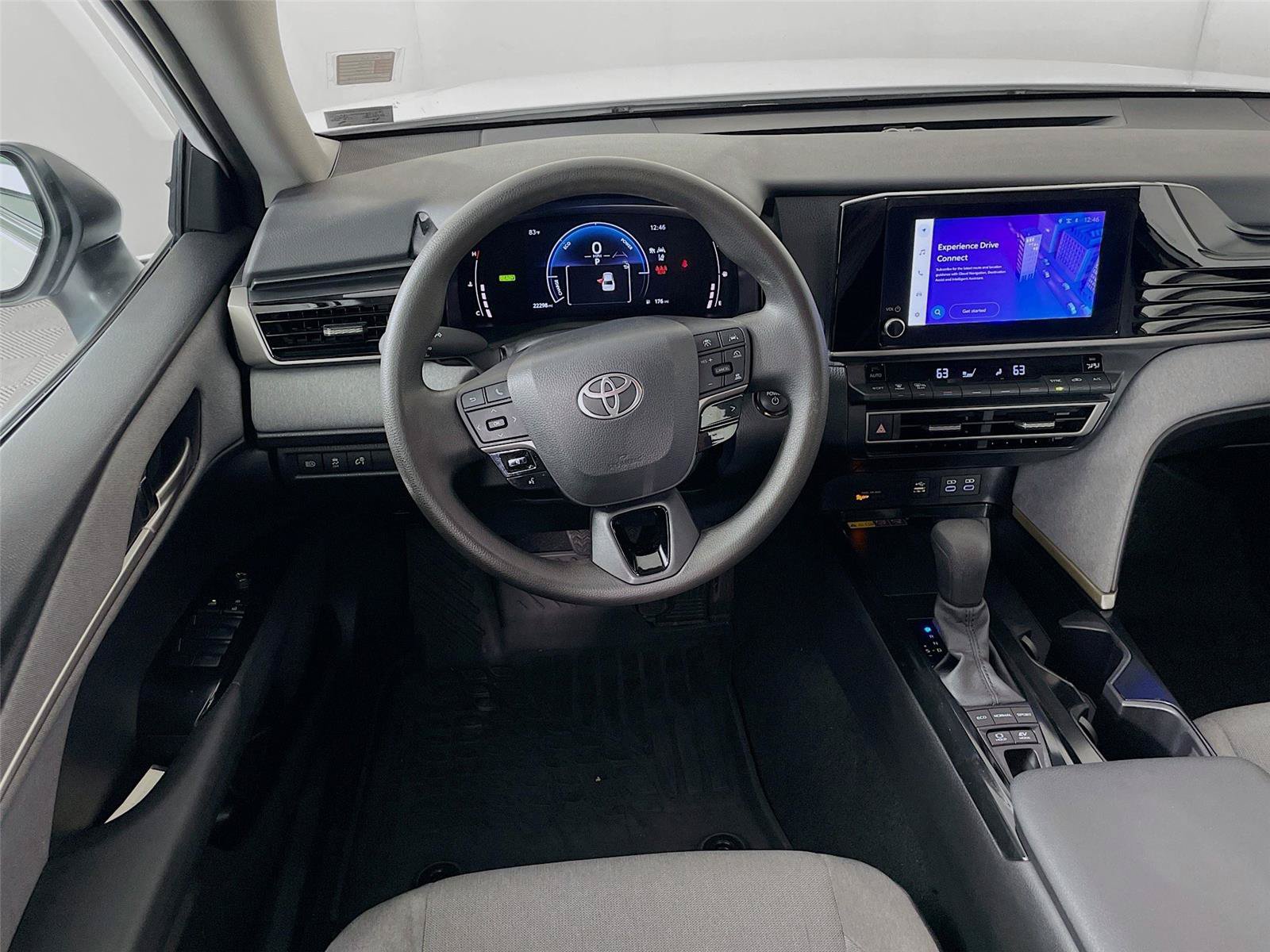 Used 2025 Toyota Camry LE w/ Convenience Package FWD image 12