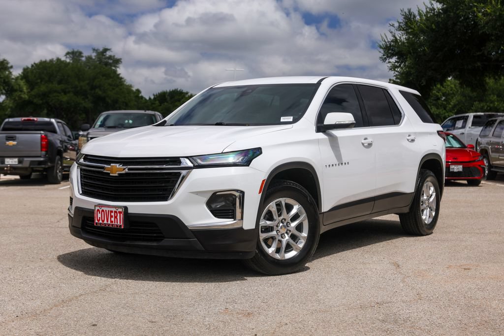 Used 2023 Chevrolet Traverse LS w/ Safety Package FWD image 1