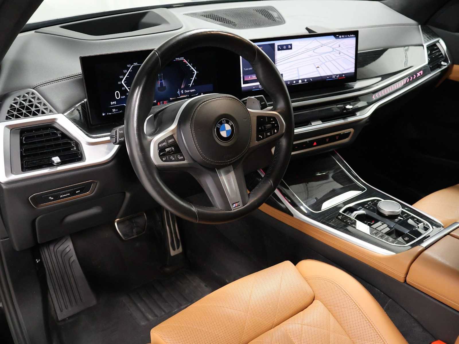 Used 2025 BMW X7 xDrive40i w/ M Sport Package AWD/4WD image 4
