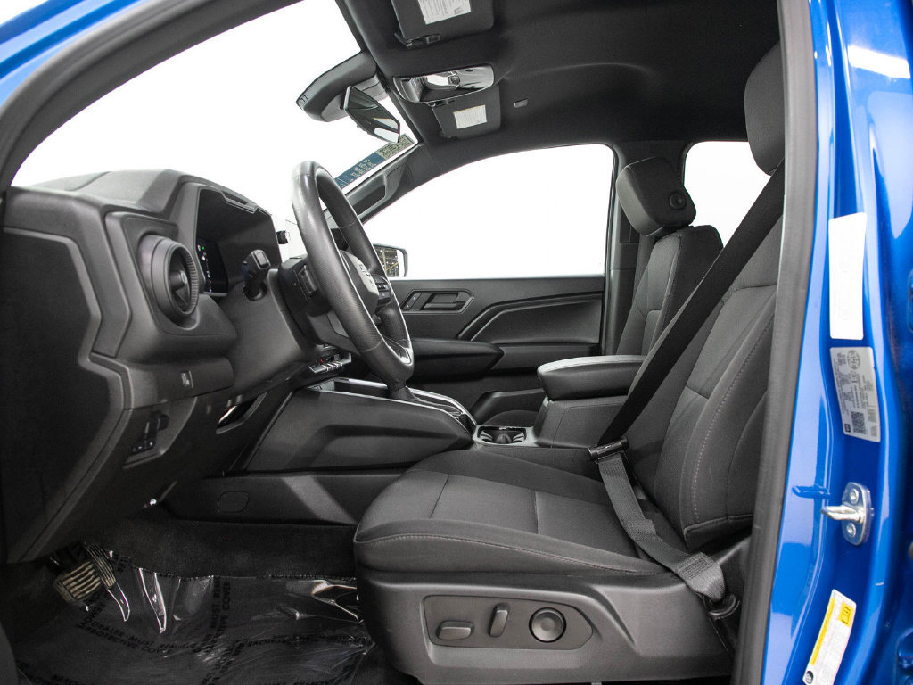 Used 2023 Chevrolet Colorado Trail Boss w/ Technology Package AWD/4WD image 24