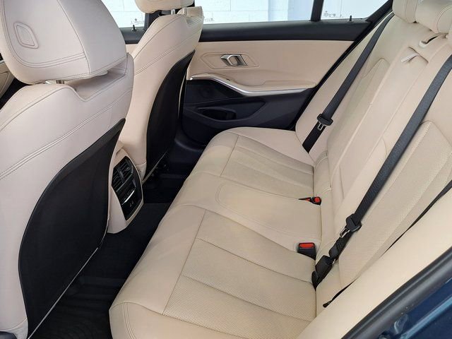 Used 2025 BMW 330i Sedan image 24