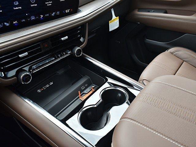 New 2025 Chevrolet Suburban High Country image 15