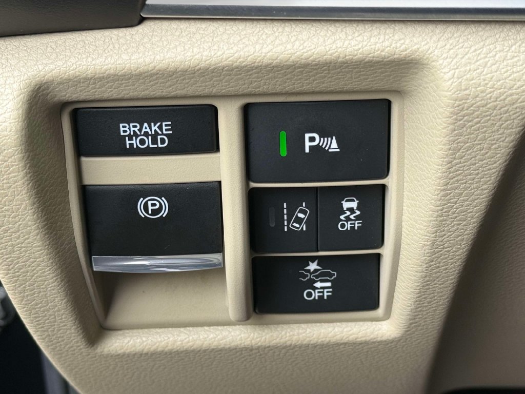 Used 2020 Acura MDX w/ Technology Package AWD/4WD image 30