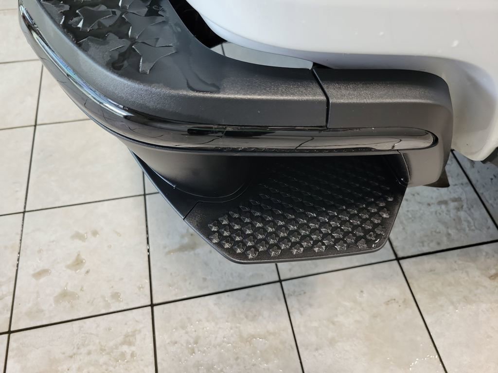 Used 2023 Chevrolet Colorado Z71 w/ Z71 Convenience Package 2 image 22