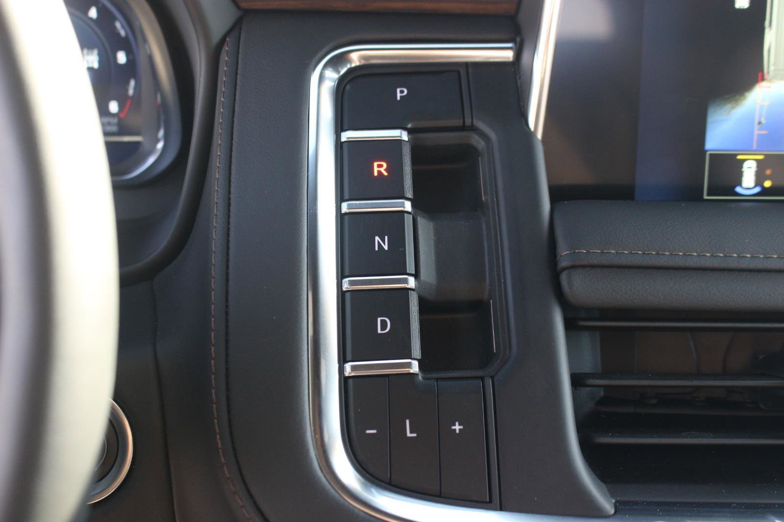 Used 2024 Chevrolet Tahoe High Country w/ Premium Package AWD/4WD image 27