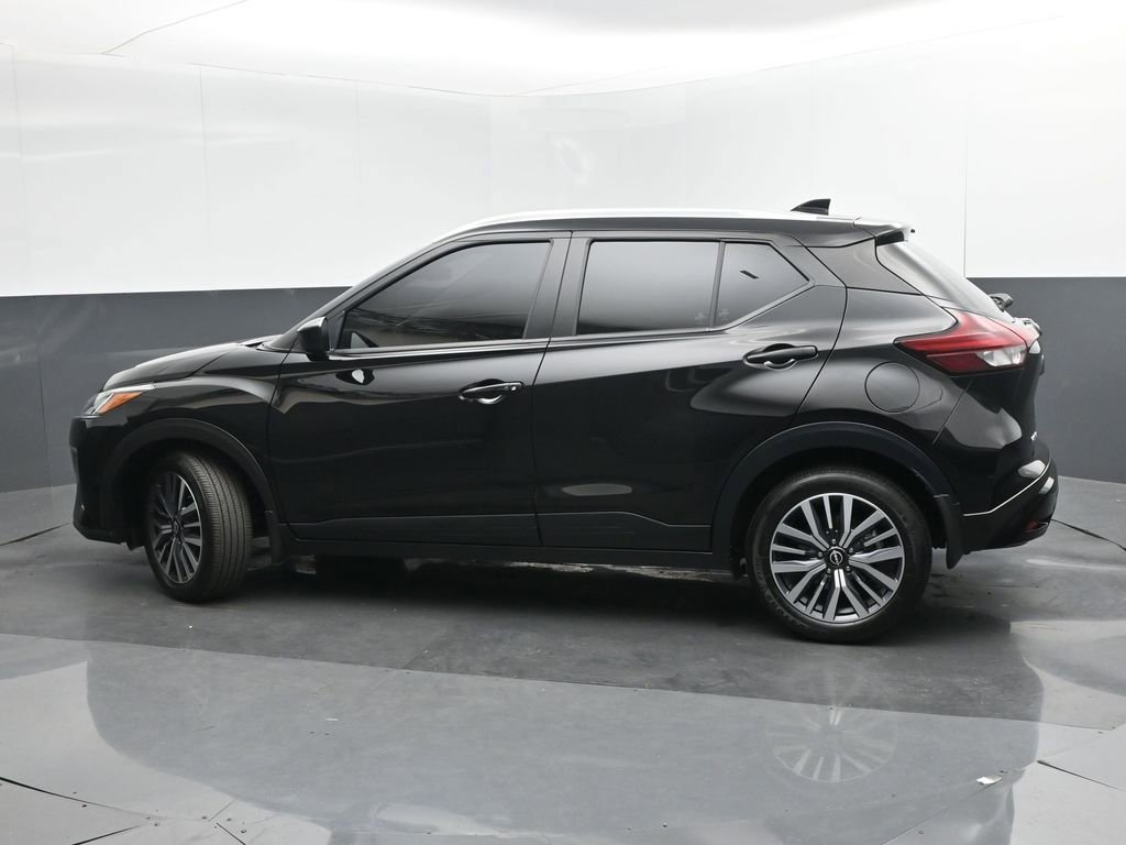 Used 2024 Nissan Kicks SV FWD image 3