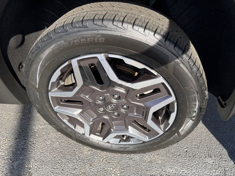 Used 2023 Hyundai Santa Fe Limited AWD/4WD image 35