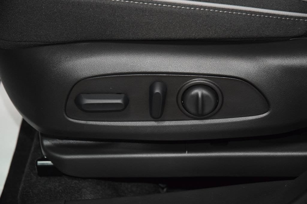 New 2026 Chevrolet TrailBlazer LT w/ Convenience Package FWD image 39