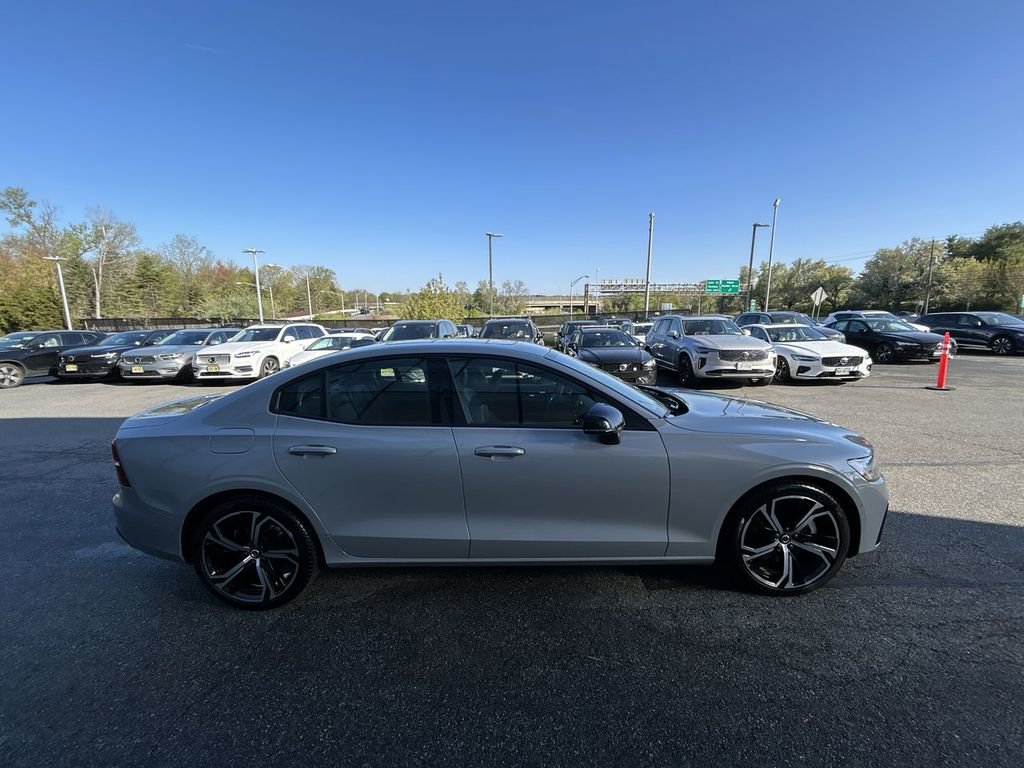 Certified 2025 Volvo S60 B5 Ultra AWD/4WD image 9