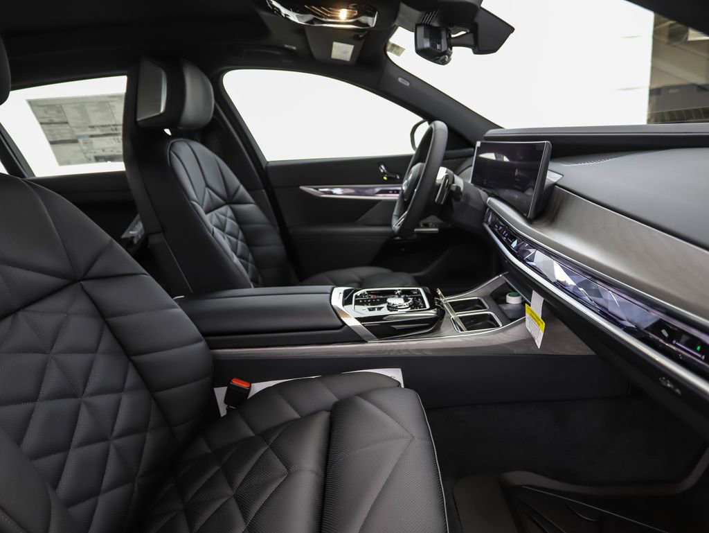 New 2026 BMW 740i xDrive image 31