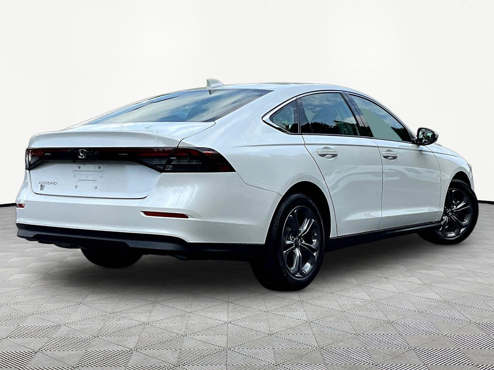 Certified 2024 Honda Accord EX image 6