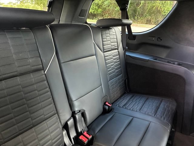 Used 2025 Cadillac Escalade ESV V AWD/4WD image 27