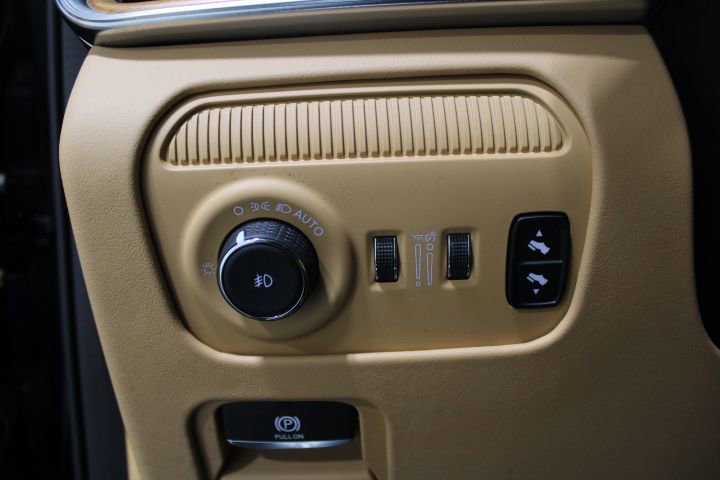 Used 2022 Jeep Grand Wagoneer Series III image 36