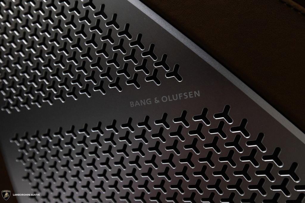 Used 2022 Lamborghini Urus image 39