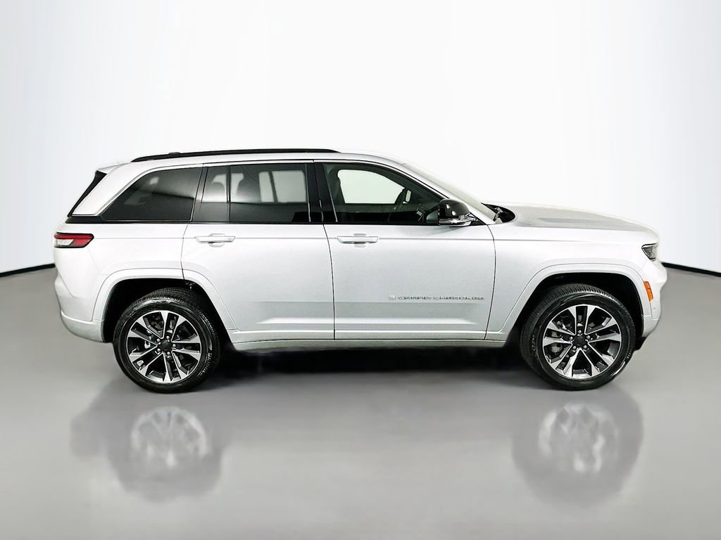 New 2025 Jeep Grand Cherokee Overland w/ Luxury Tech Group IV image 8
