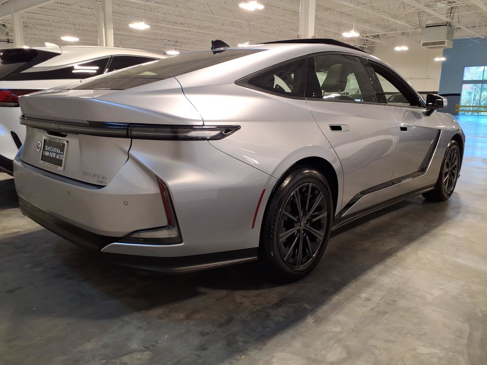 New 2026 Lexus ES 350h AWD image 13