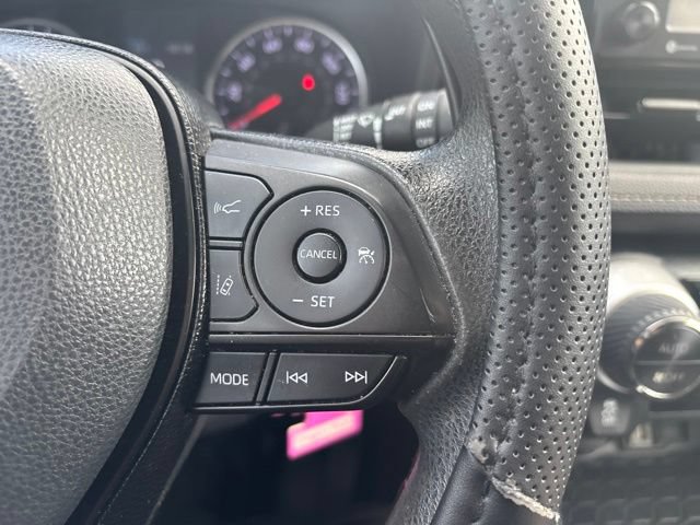 Used 2021 Toyota RAV4 XLE FWD image 16