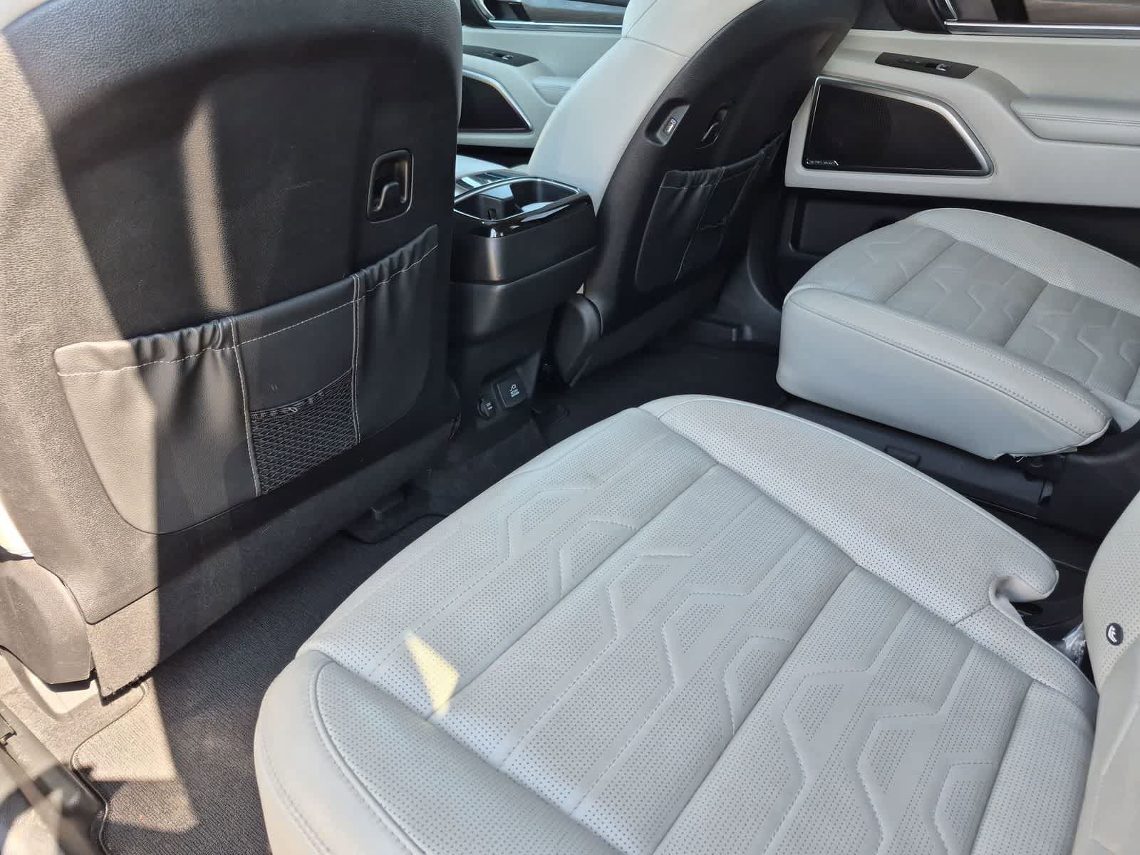 Used 2021 Kia Telluride SX w/ SX Prestige Package AWD/4WD image 19
