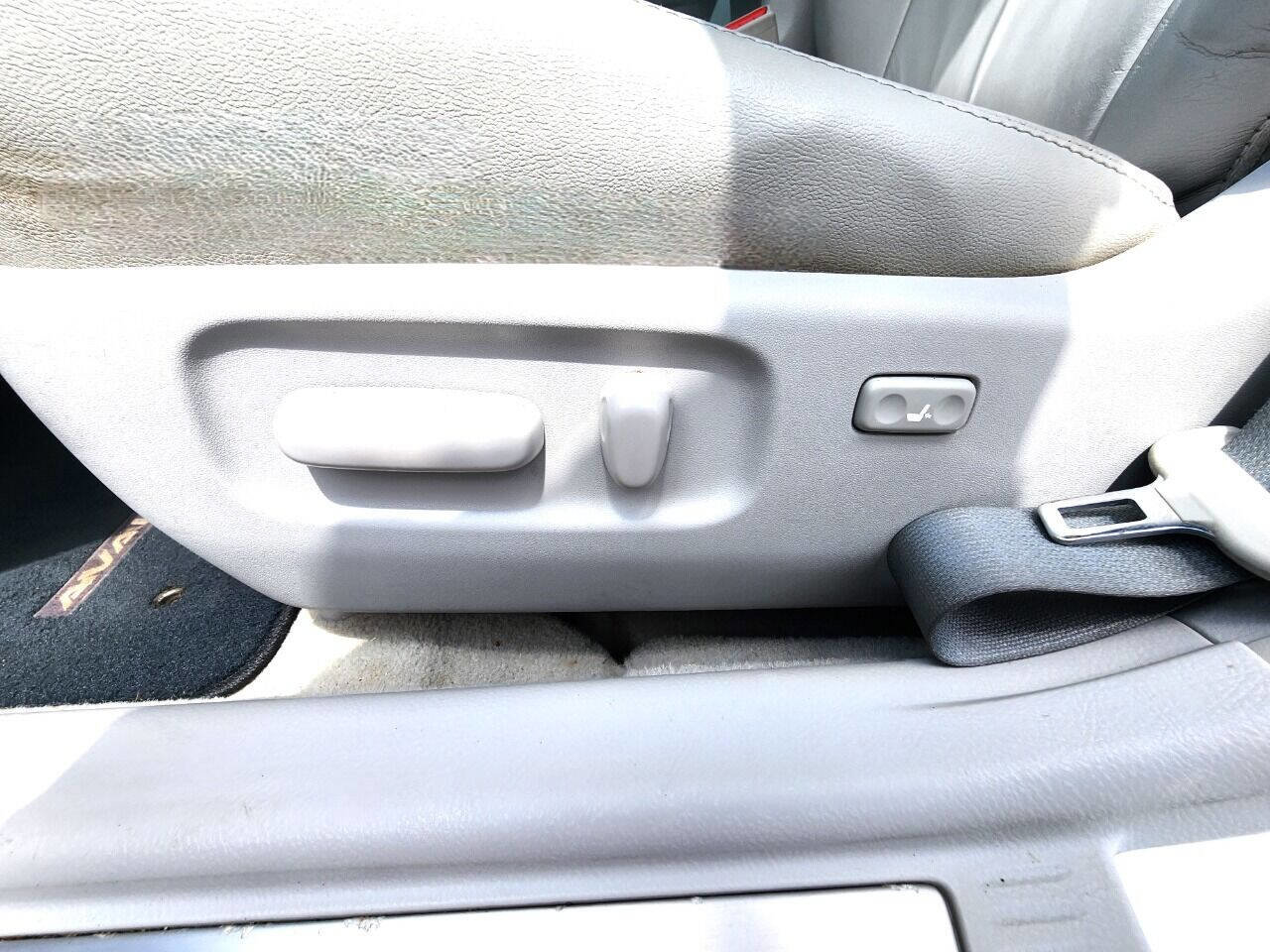 Used 2012 Toyota Avalon image 15