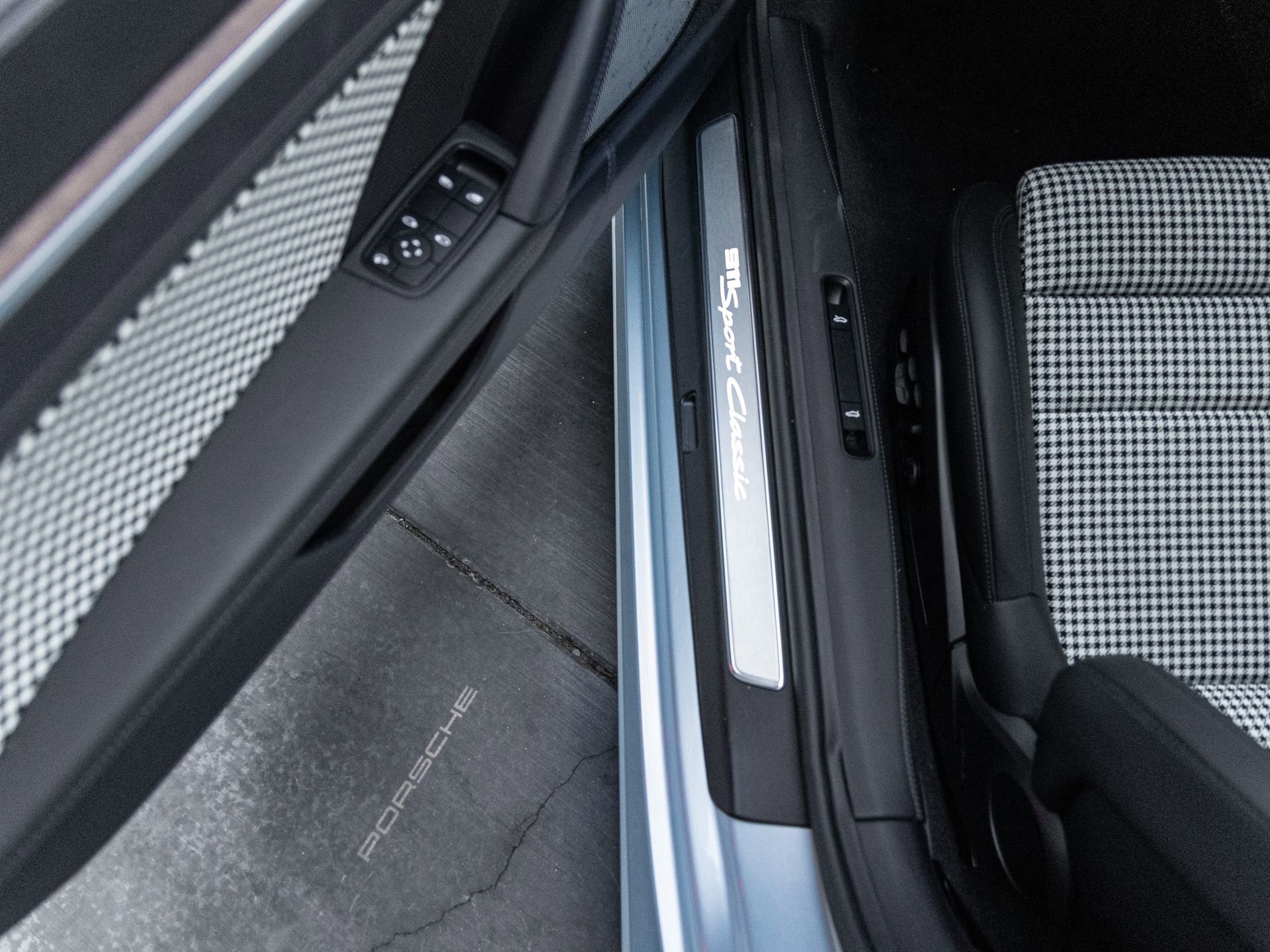 Certified 2023 Porsche 911 Sport Classic image 17