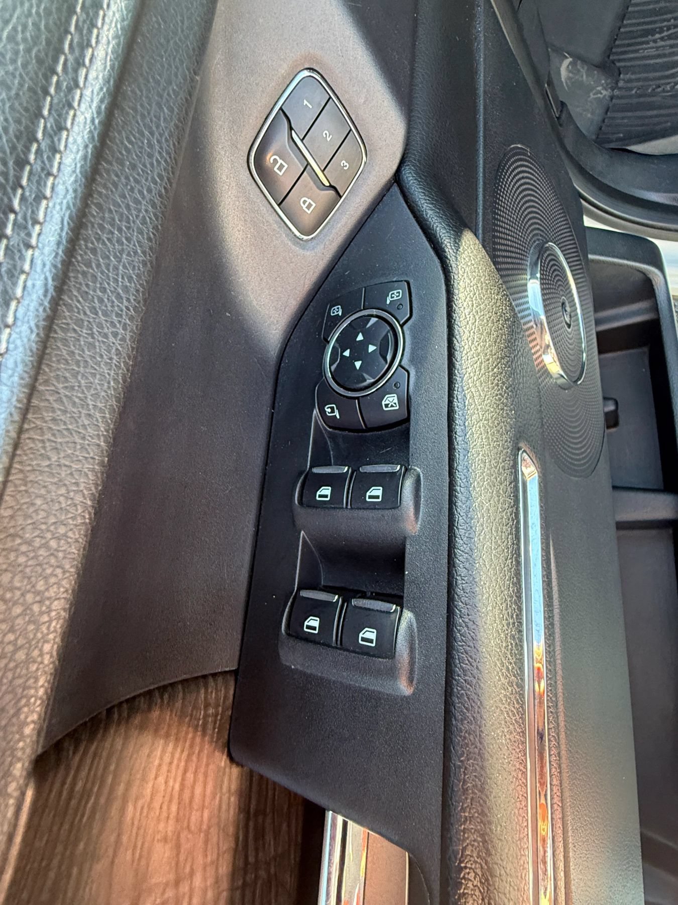 Used 2018 Ford Expedition Limited AWD/4WD image 15