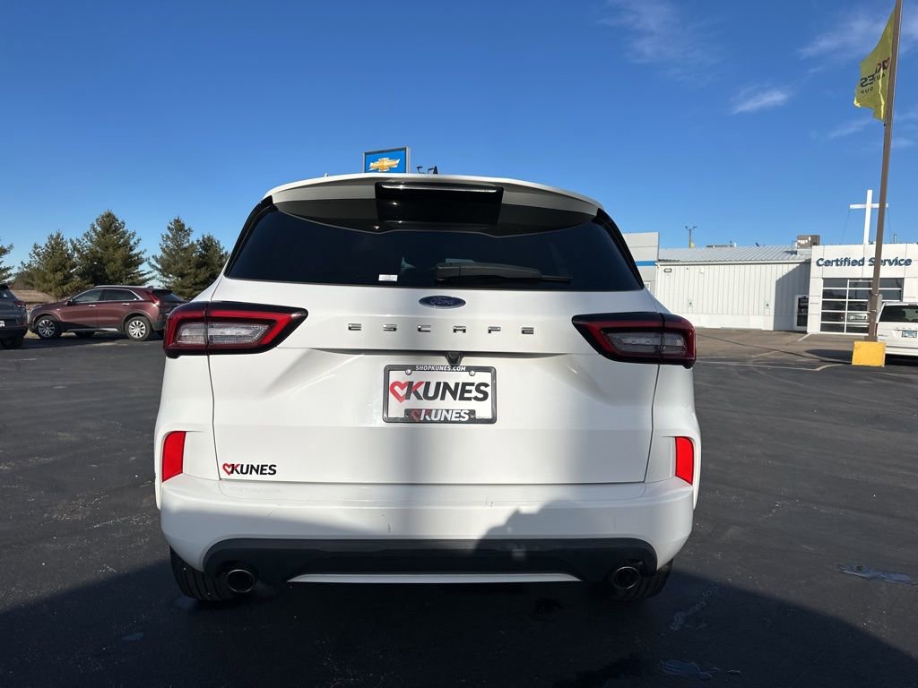 Used 2023 Ford Escape ST-Line image 9