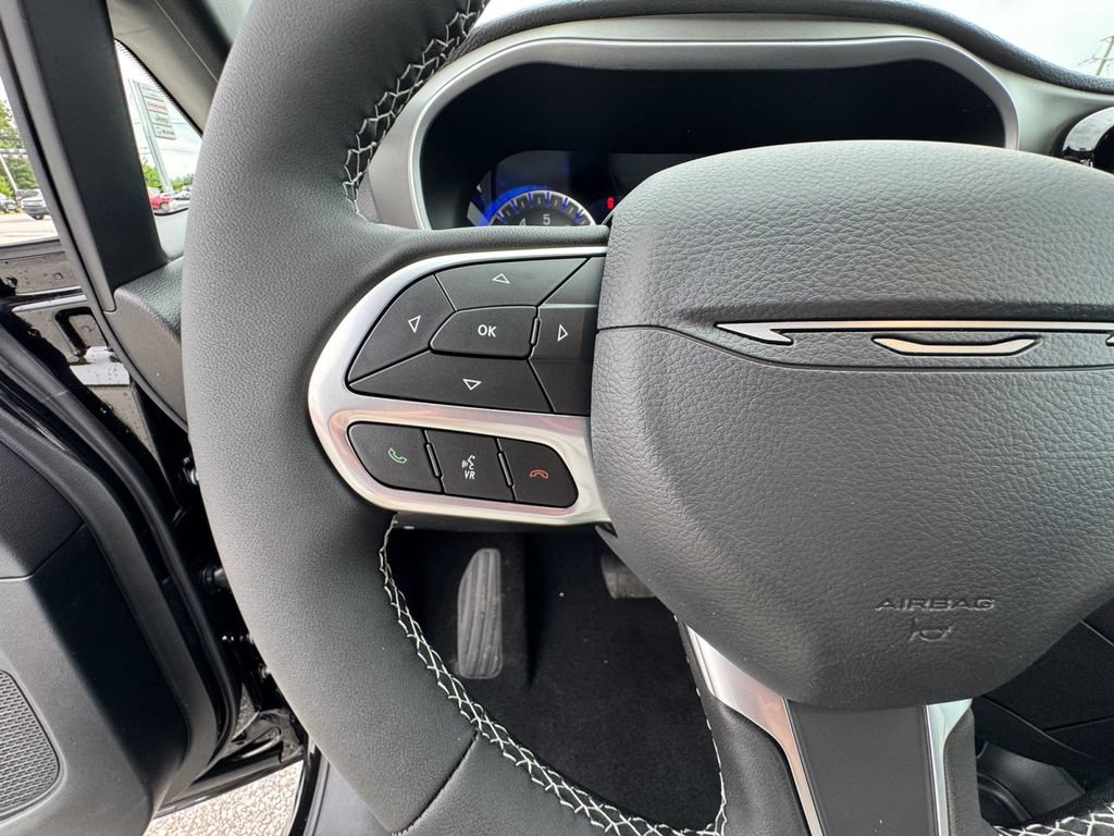 New 2027 Chrysler Pacifica Select FWD image 22