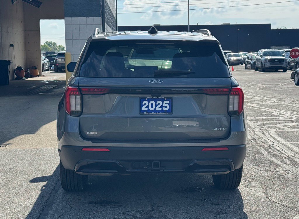 Used 2025 Ford Explorer ST-Line AWD/4WD image 6