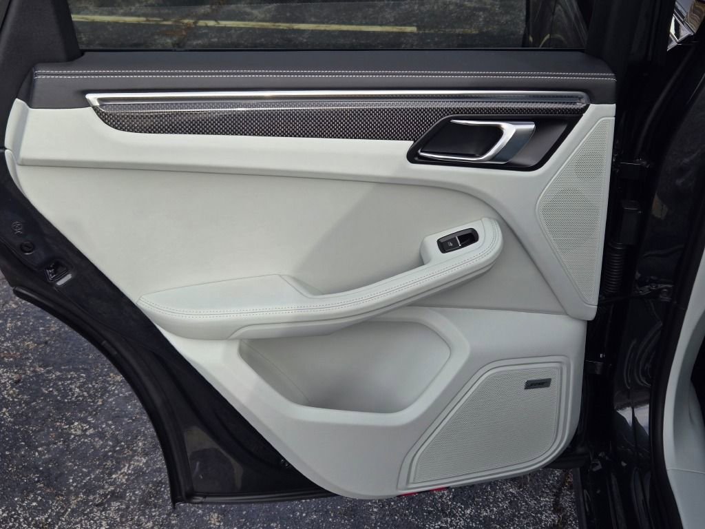 New 2026 Porsche Macan GTS image 31